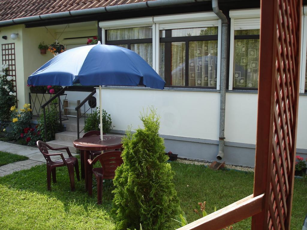 Liza Apartman Gyula Habitación foto
