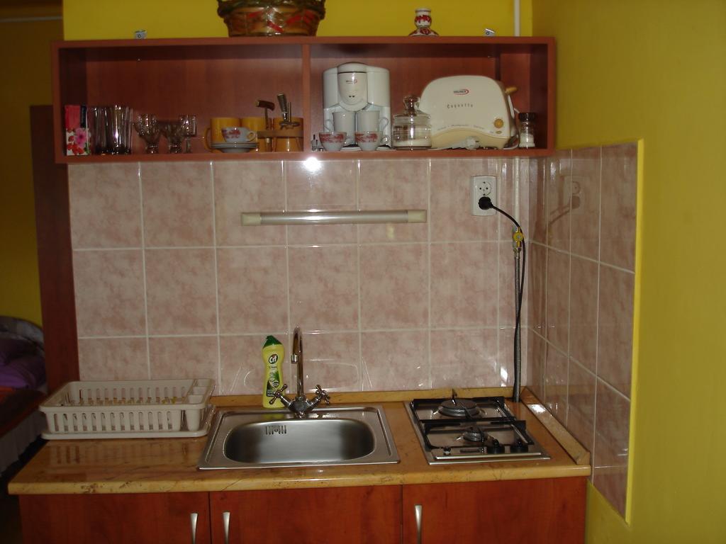 Liza Apartman Gyula Habitación foto